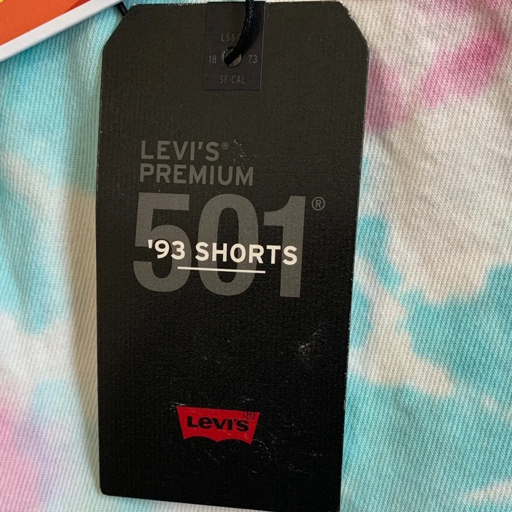 NWT Levi's 501 '93 Cutoff Shorts! Tie Dye Gay Pride LGBTQ Size 38x7